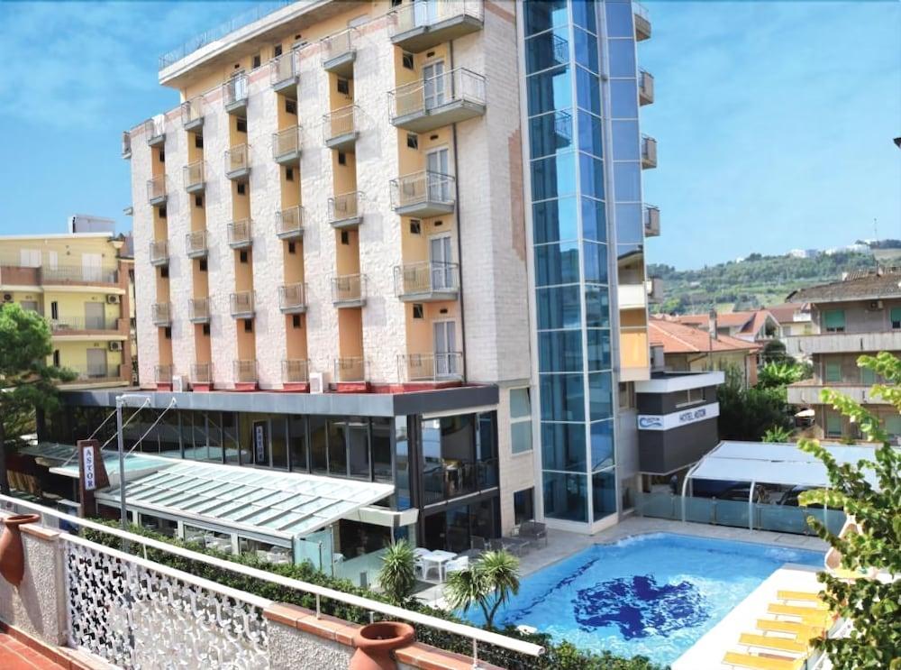 Hotel Astor Alba Adriatica Exterior photo