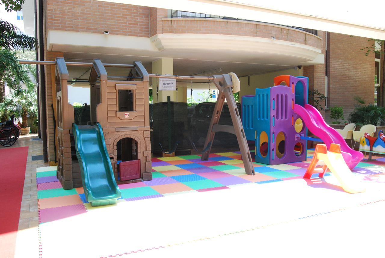 Hotel Astor Alba Adriatica Exterior photo