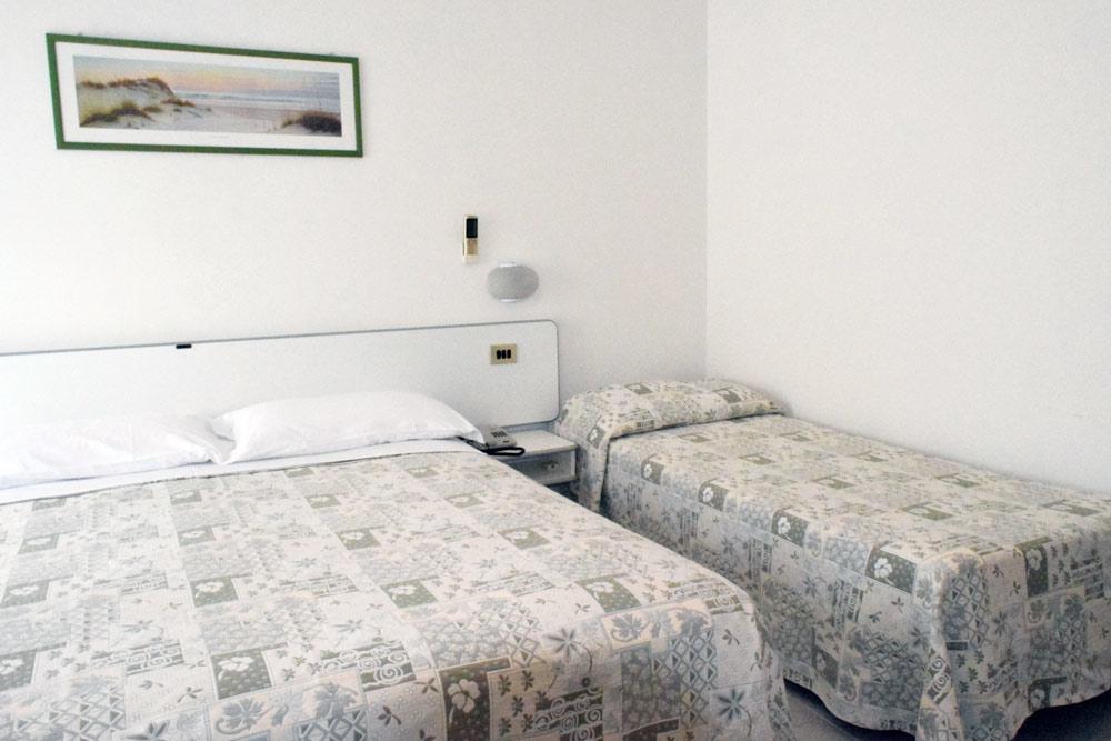 Hotel Astor Alba Adriatica Exterior photo