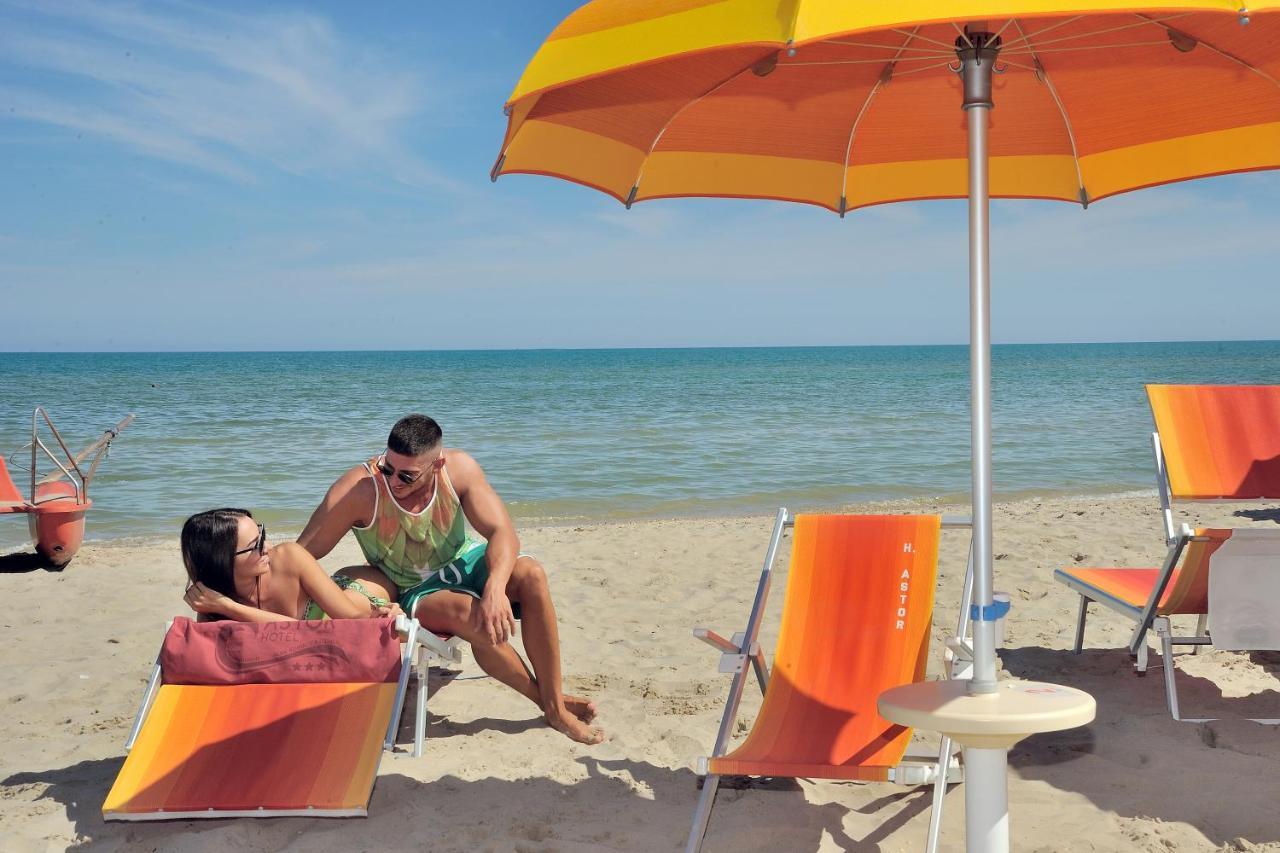 Hotel Astor Alba Adriatica Exterior photo